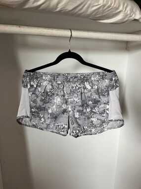 Old Navy Gray Camo Athletic Shorts